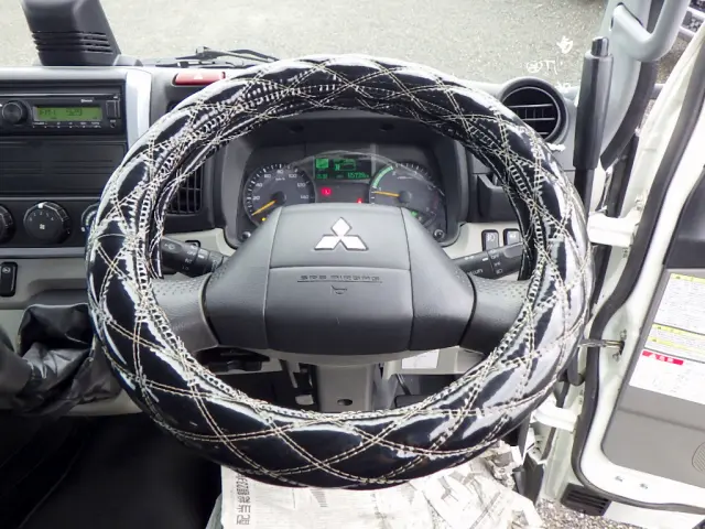 三菱 キャンター 2RG-FBA60(2WD)の写真10