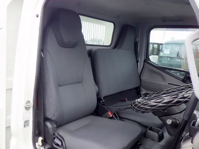 三菱 キャンター 2RG-FBA60(2WD)の写真12