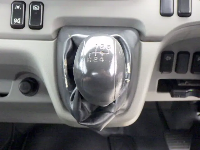 三菱 キャンター 2RG-FBA60(2WD)の写真13