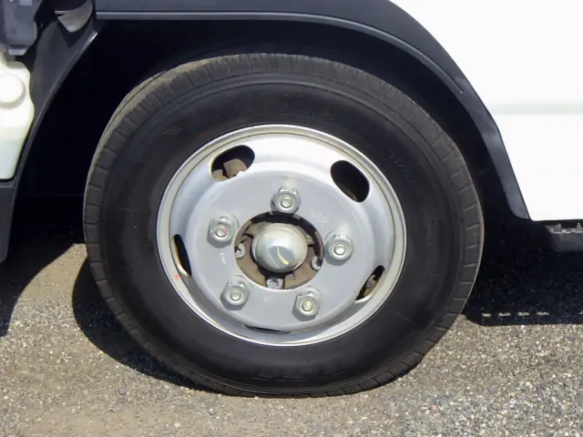 いすゞ エルフ 2RG-NJR88A(2WD)の写真23