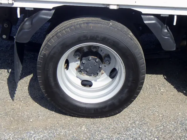 いすゞ エルフ 2RG-NJR88A(2WD)の写真24