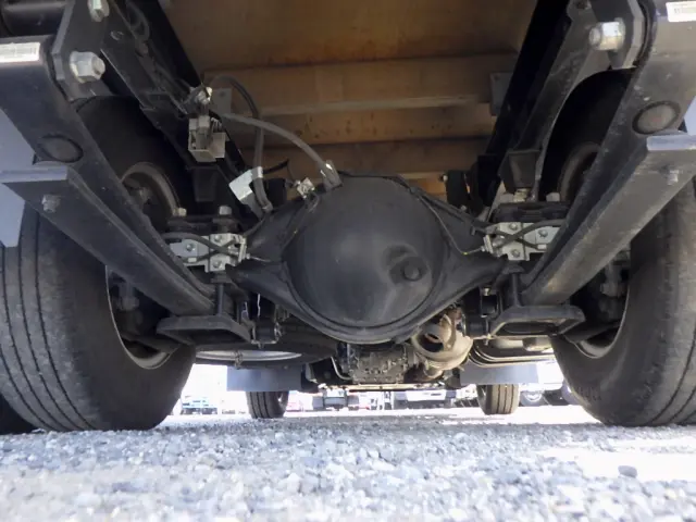 いすゞ エルフ 2RG-NJR88A(2WD)の写真26
