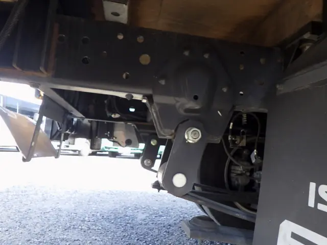 いすゞ エルフ 2RG-NJR88A(2WD)の写真42