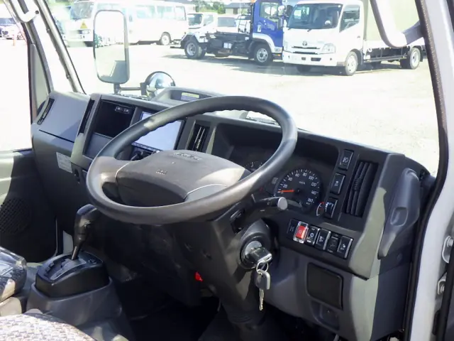 いすゞ エルフ 2RG-NJR88A(2WD)の写真46