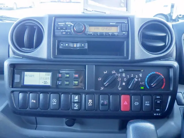 日野 デュトロ 2RG-XZC605M(2WD)の写真18
