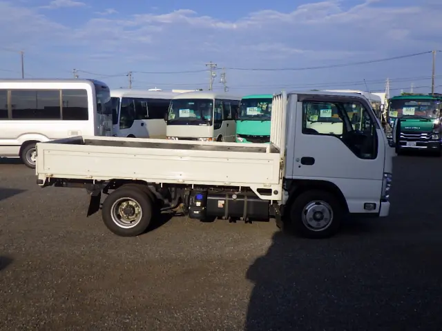 いすゞ エルフ 2RG-NJR88A(2WD)の写真5