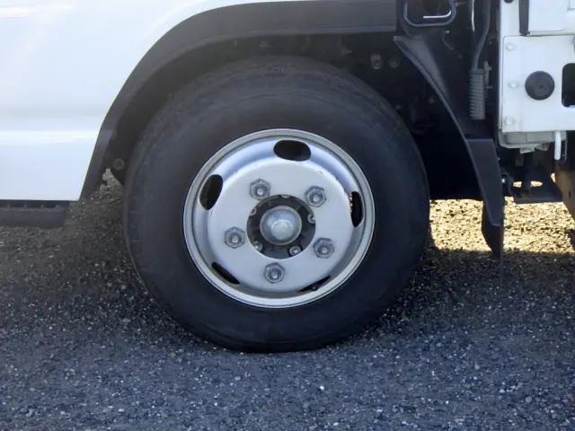 いすゞ エルフ 2RG-NJR88A(2WD)の写真20
