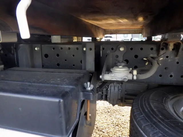 いすゞ エルフ 2RG-NJR88A(2WD)の写真43
