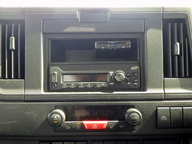 いすゞ エルフ 2RG-NKR88AT(2WD)の写真14