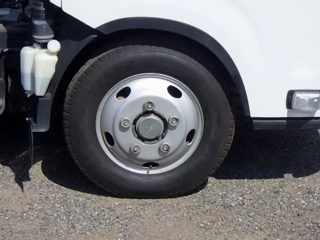いすゞ エルフ 2RG-NKR88AT(2WD)の写真17