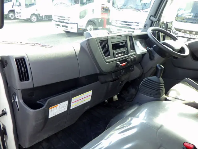 いすゞ エルフ 2RG-NKR88AT(2WD)の写真46