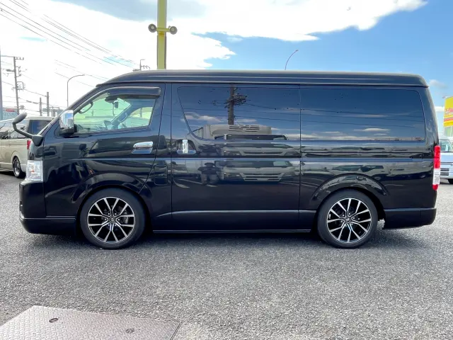 トヨタ ハイエース 3BA-TRH214W改(2WD)の写真3