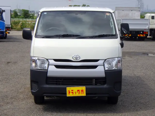 トヨタ ハイエースバン QDF-GDH201V(2WD)の写真3