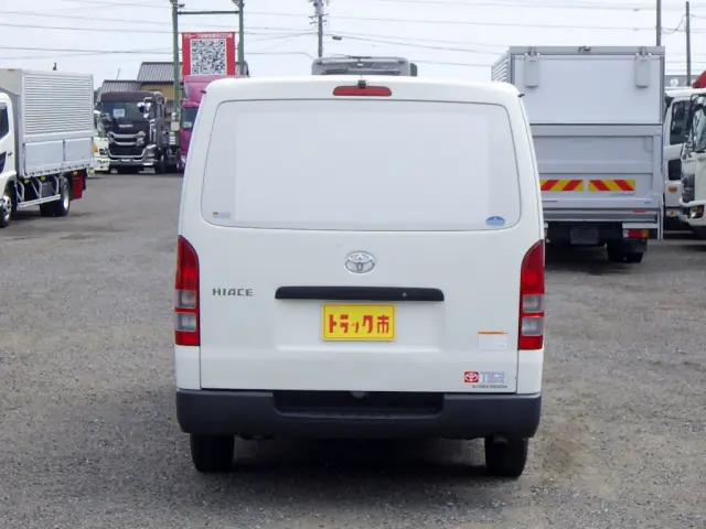トヨタ ハイエースバン QDF-GDH201V(2WD)の写真6