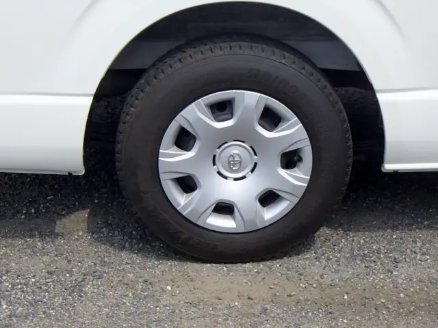 トヨタ ハイエースバン QDF-GDH201V(2WD)の写真24
