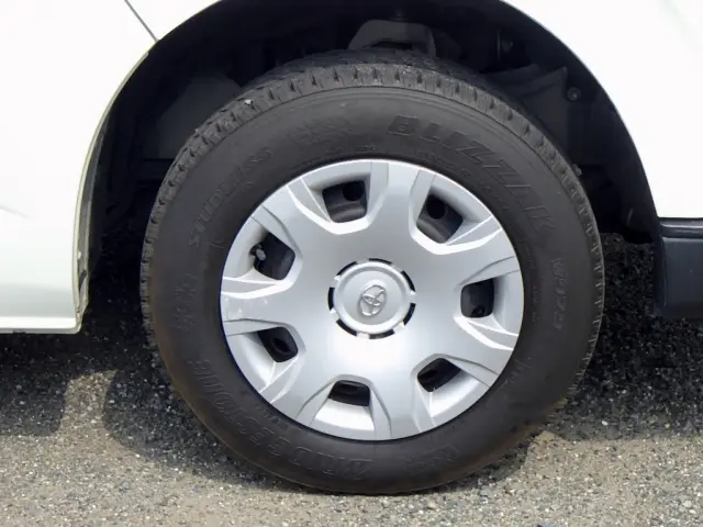 トヨタ ハイエースバン QDF-GDH201V(2WD)の写真25