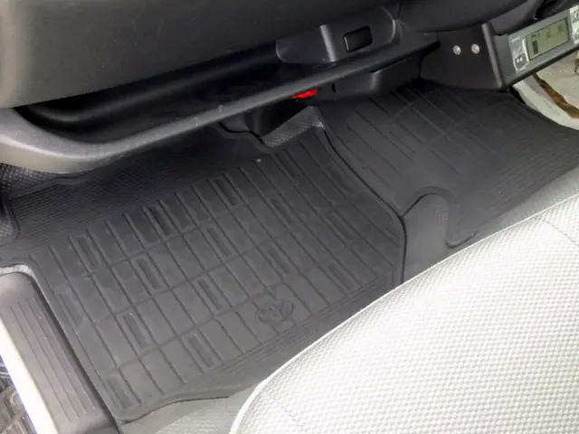 トヨタ ハイエースバン QDF-GDH201V(2WD)の写真45