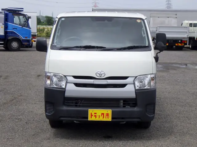 トヨタ ハイエースレジアス CBF-TRH200V(2WD)の写真3
