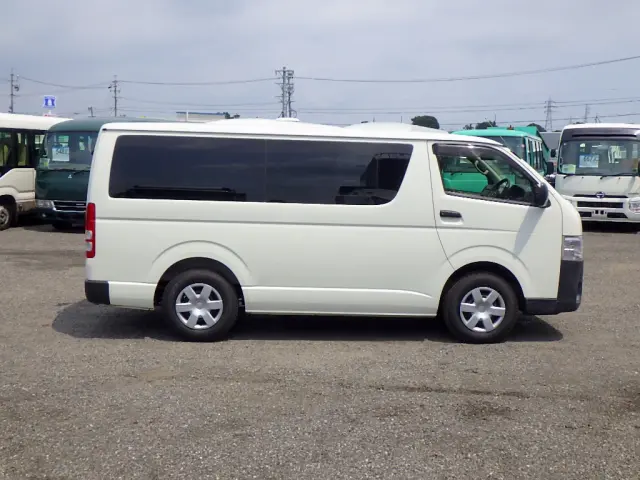 トヨタ ハイエースレジアス CBF-TRH200V(2WD)の写真5