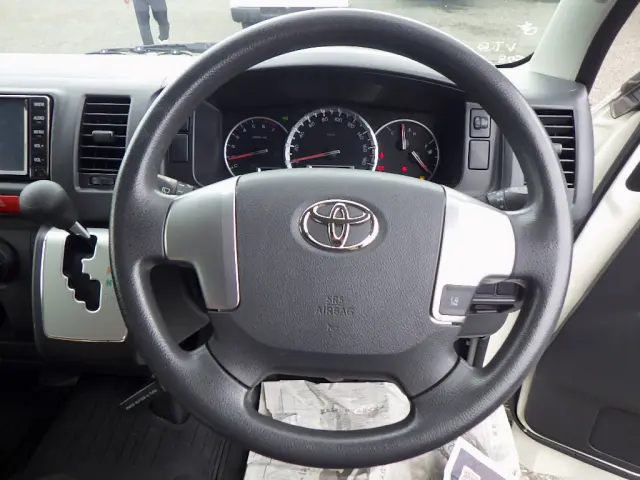 トヨタ ハイエースレジアス CBF-TRH200V(2WD)の写真14