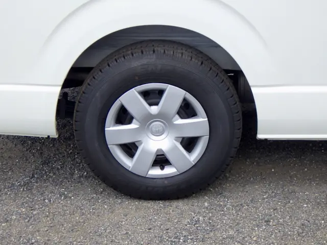 トヨタ ハイエースレジアス CBF-TRH200V(2WD)の写真21