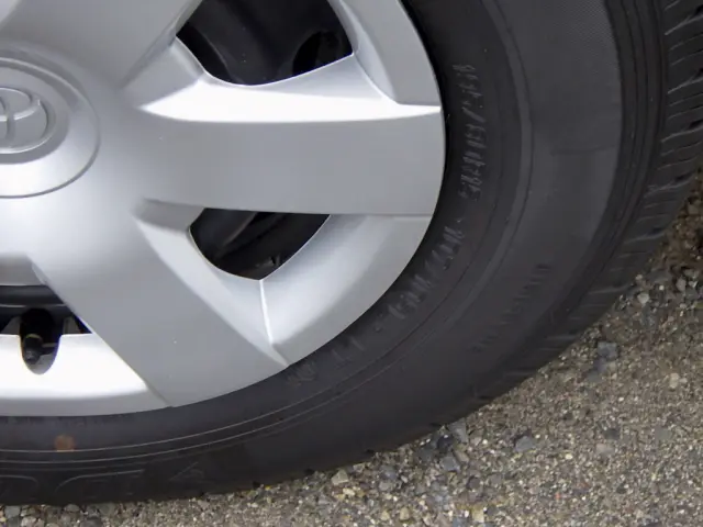 トヨタ ハイエースレジアス CBF-TRH200V(2WD)の写真23