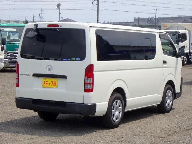 トヨタ ハイエースレジアス CBF-TRH200V(2WD)の写真29