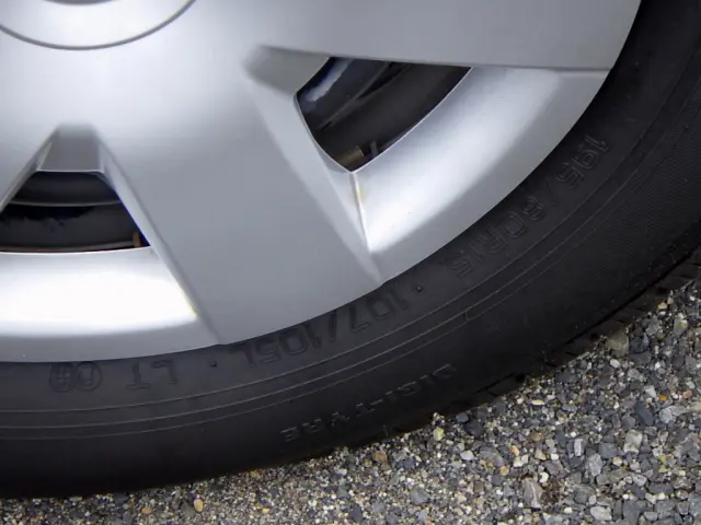 トヨタ ハイエースレジアス CBF-TRH200V(2WD)の写真39