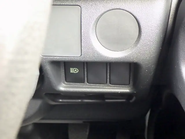 トヨタ ハイエースレジアス CBF-TRH200V(2WD)の写真49
