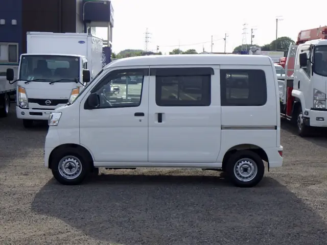 ダイハツ ハイゼットバン 3BD-S331V(4WD)の写真4