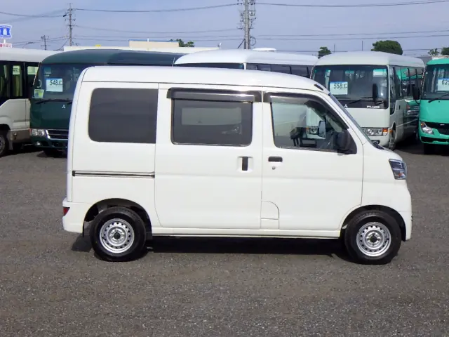 ダイハツ ハイゼットバン 3BD-S331V(4WD)の写真5