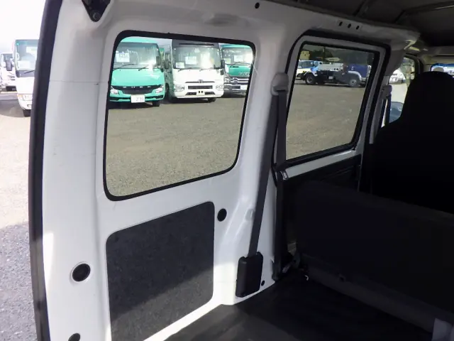 ダイハツ ハイゼットバン 3BD-S331V(4WD)の写真8
