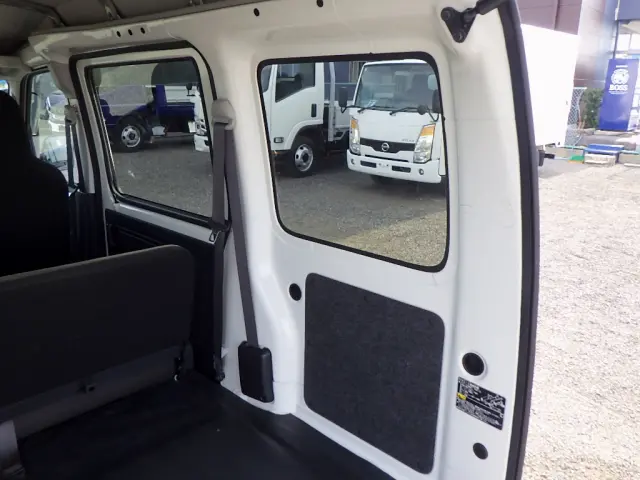 ダイハツ ハイゼットバン 3BD-S331V(4WD)の写真9