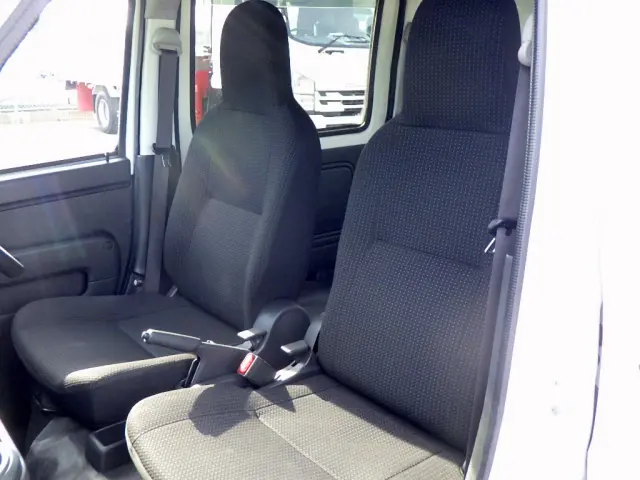 ダイハツ ハイゼットバン 3BD-S331V(4WD)の写真13