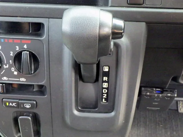 ダイハツ ハイゼットバン 3BD-S331V(4WD)の写真16