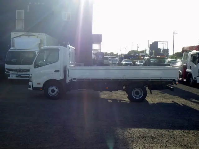 日野 デュトロ 2WG-XZU711M(2WD)の写真4