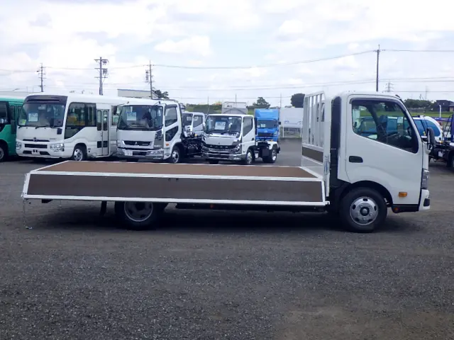 日野 デュトロ 2WG-XZU713M(2WD)の写真8