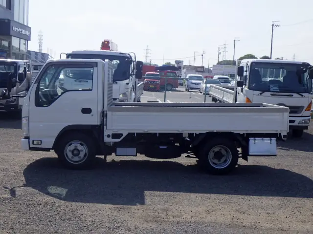 いすゞ エルフ 2RG-NJR88A(2WD)の写真4