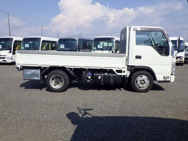 いすゞ エルフ 2RG-NJR88A(2WD)の写真5