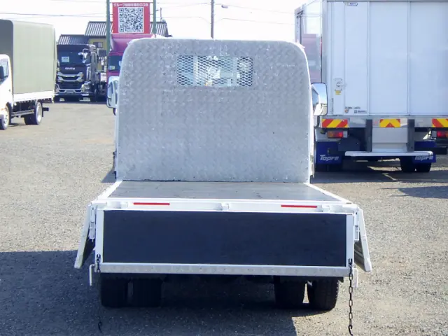 いすゞ エルフ 2RG-NJR88A(2WD)の写真7