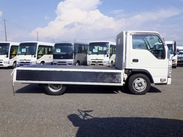 いすゞ エルフ 2RG-NJR88A(2WD)の写真8