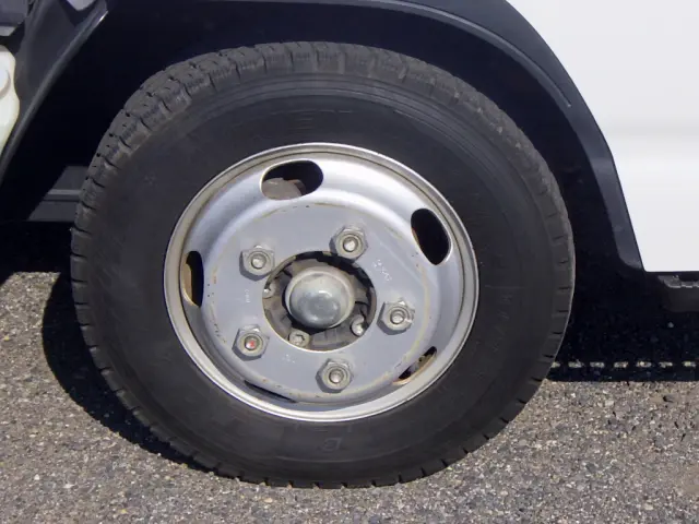 いすゞ エルフ 2RG-NJR88A(2WD)の写真21