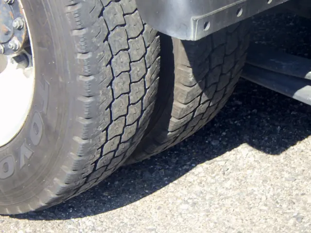 いすゞ エルフ 2RG-NJR88A(2WD)の写真23