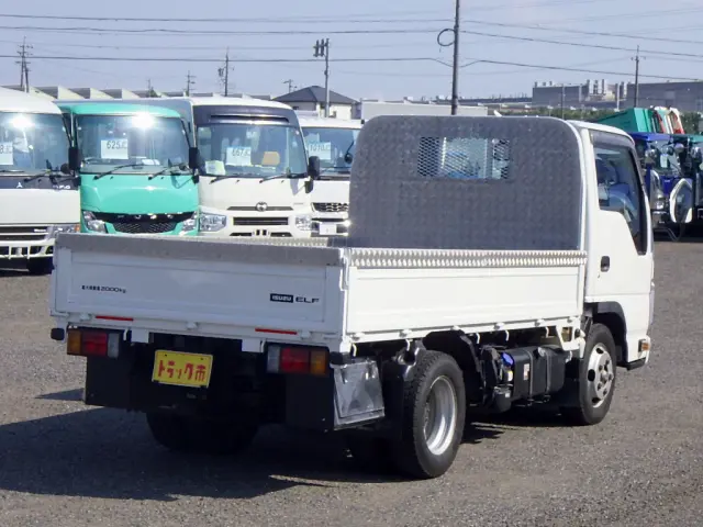 いすゞ エルフ 2RG-NJR88A(2WD)の写真30