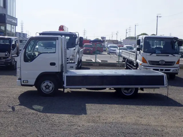 いすゞ エルフ 2RG-NJR88A(2WD)の写真32