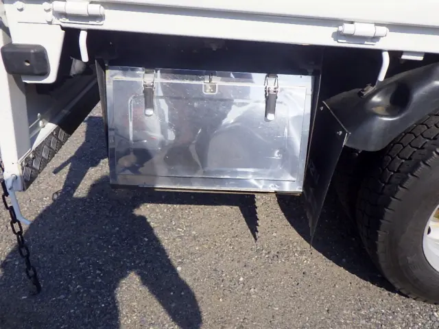 いすゞ エルフ 2RG-NJR88A(2WD)の写真38