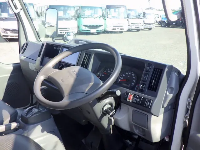 いすゞ エルフ 2RG-NJR88A(2WD)の写真46