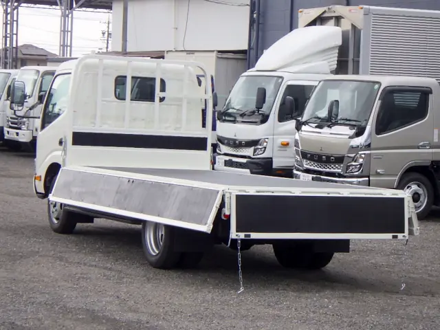 トヨタ ダイナ 2RG-XZU655(2WD)の写真11