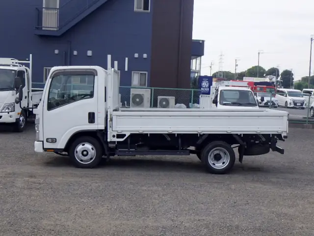いすゞ エルフ 2RG-NMR88R(2WD)の写真4