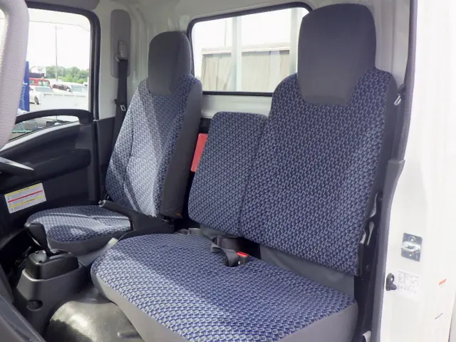 いすゞ エルフ 2RG-NMR88R(2WD)の写真11